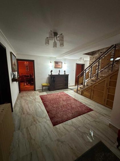 Casă cu 4 camere cu Teren 400 Mp în Orașul de Jos