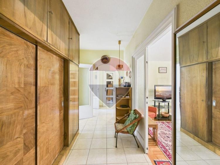 Apartament cu 3 camere decomandat în Amzei