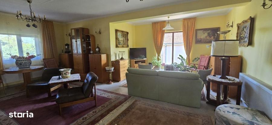 Casă cu 4 camere în Lucian Blaga
