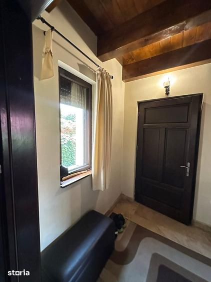 Casă cu 4 camere cu Teren 1700 Mp în Central