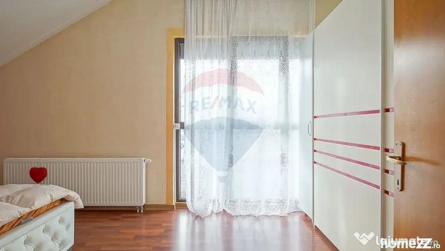 Casă cu 4 camere cu Teren 443 Mp în Tractorul