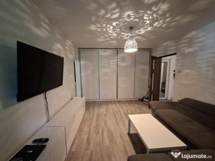Apartament cu 2 camere semidecomandat în Brâncoveanu
