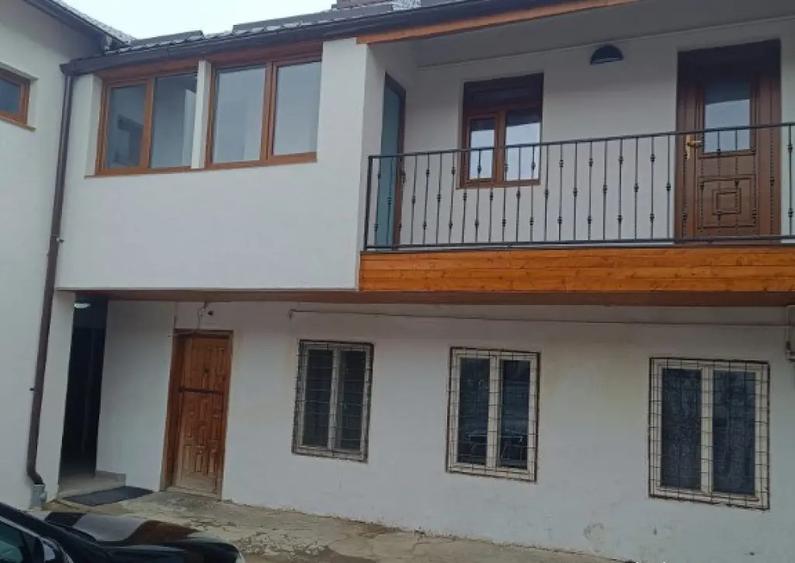 Apartament cu 2 camere nedecomandat în Independenței