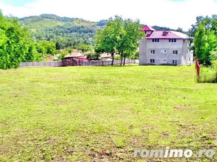 Casă cu 24 camere cu Teren 4300 Mp în Central