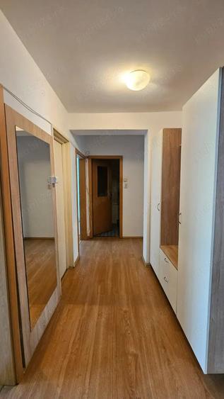 Apartament cu 4 camere decomandat în Tipografilor
