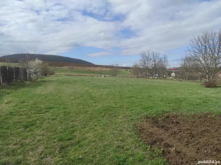 Casă cu 2 camere cu Teren 1542 Mp în Gilău