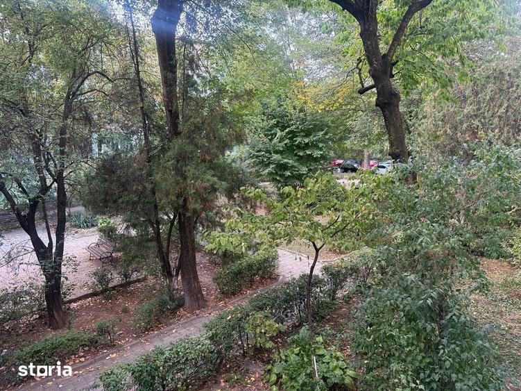 Apartament cu 2 camere semidecomandat în Aleea Trandafirilor