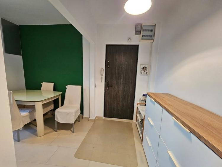 Apartament cu 3 camere semidecomandat, mobilat în Tudor Vladimirescu