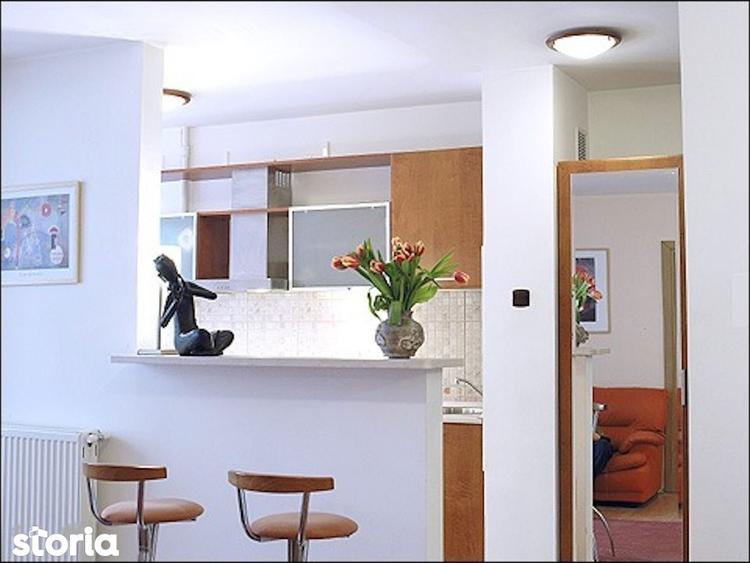 Apartament cu 2 camere, mobilat în Romană