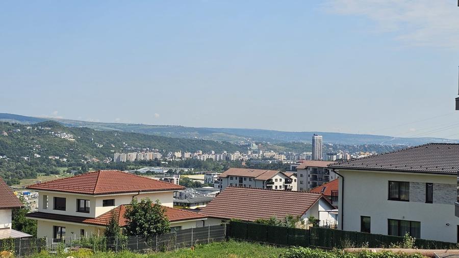 Apartament modern, suprafata utila 75 mp + 82mp terasa, cu 2 locuri  de parcare - 10