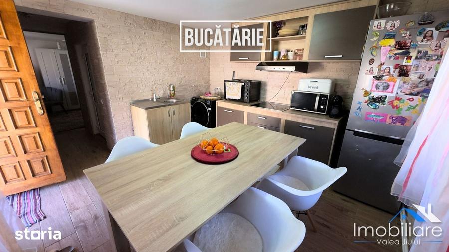 Casă cu 4 camere cu Teren 2700 Mp în Central