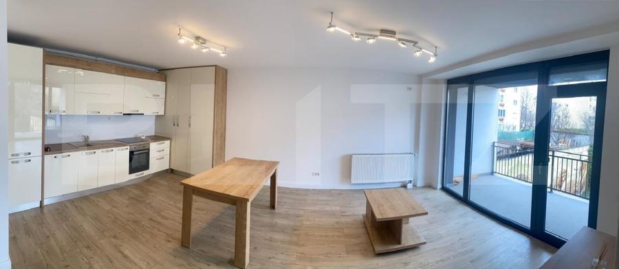 Apartament cu 3 camere decomandat, mobilat în Soarelui
