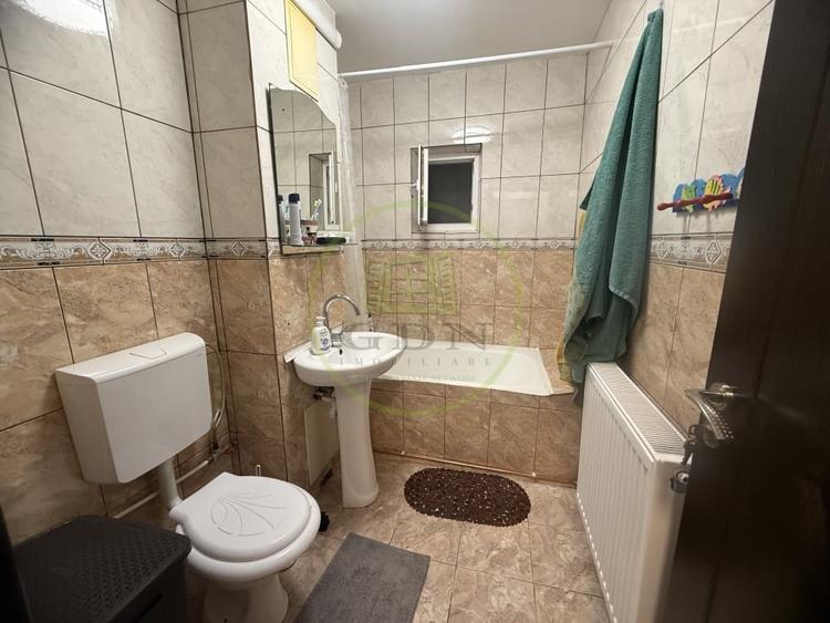 Apartament cu 2 camere semidecomandat, mobilat în Craiovița Nouă