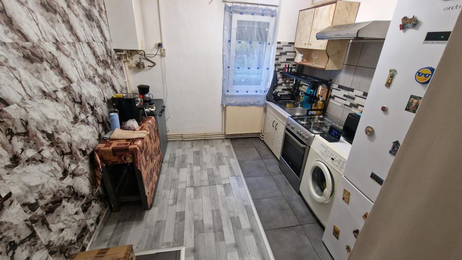 Apartament cu 2 camere semidecomandat în Astra