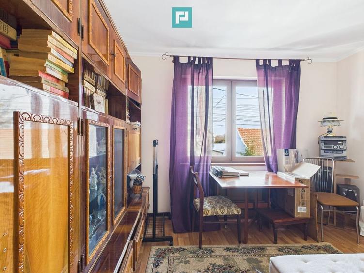 Casă cu 5 camere cu Teren 431 Mp în Aradului