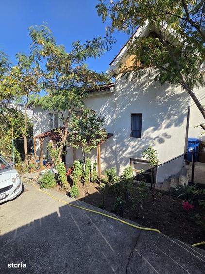 Casă cu 4 camere cu Teren 500 Mp în Bariera Vâlcii