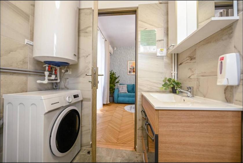 Apartament cu 2 camere semidecomandat în P-ța Romană