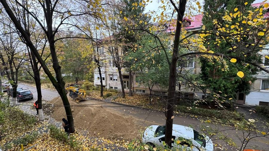 Apartament cu 3 camere decomandat în Central