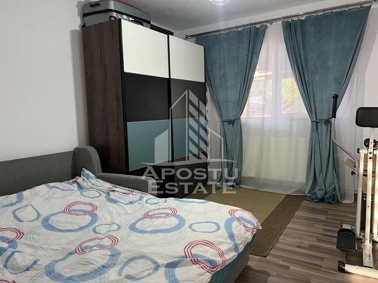 Casă individuală cu 4 camere cu Canalizare în Săcălaz