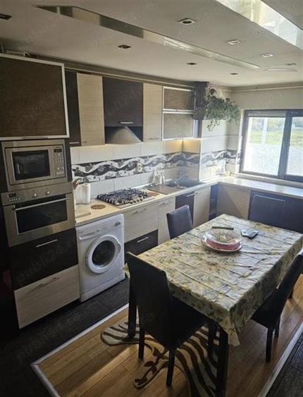 Apartament cu 3 camere decomandat în Dorobanților