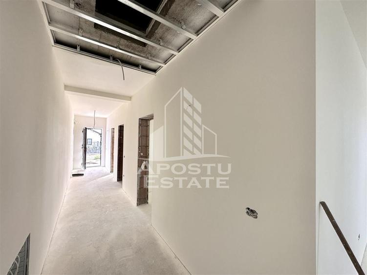 Duplex cu 3 camere cu Canalizare în Sânandrei