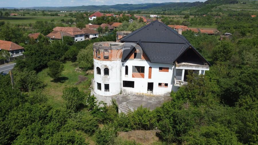 Casă cu 12 camere cu Canalizare în Gheghie