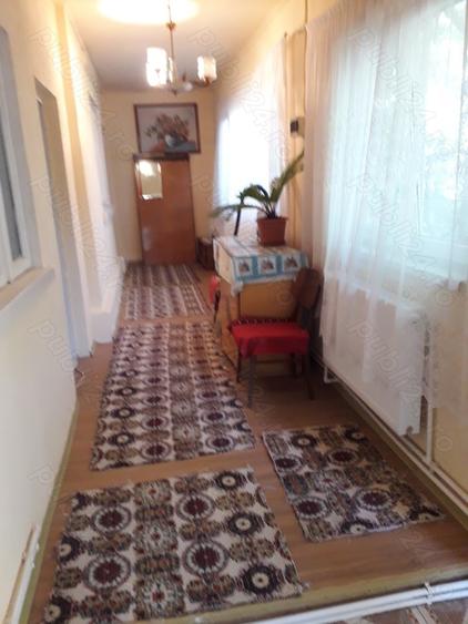 Casă cu 3 camere în Central
