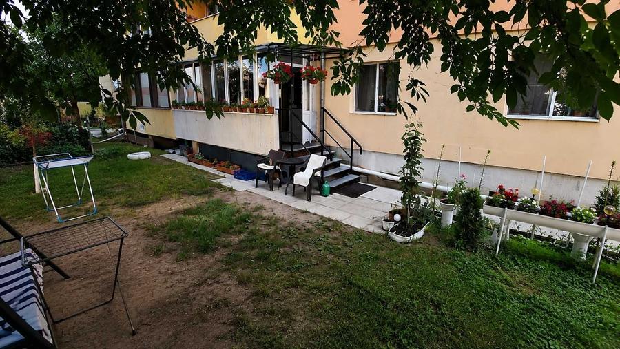Apartament cu 3 camere decomandat în Cetate