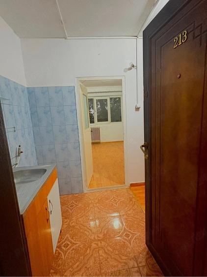 Garsonieră decomandată în Narcisa