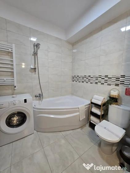 Apartament cu 2 camere decomandat în Roșu