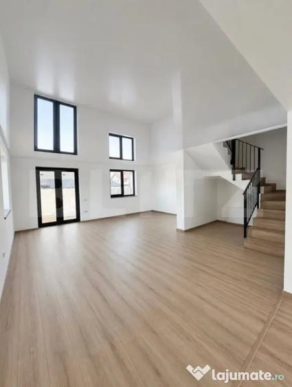 Casă cu 5 camere cu Teren 220 Mp în Tărlungeni