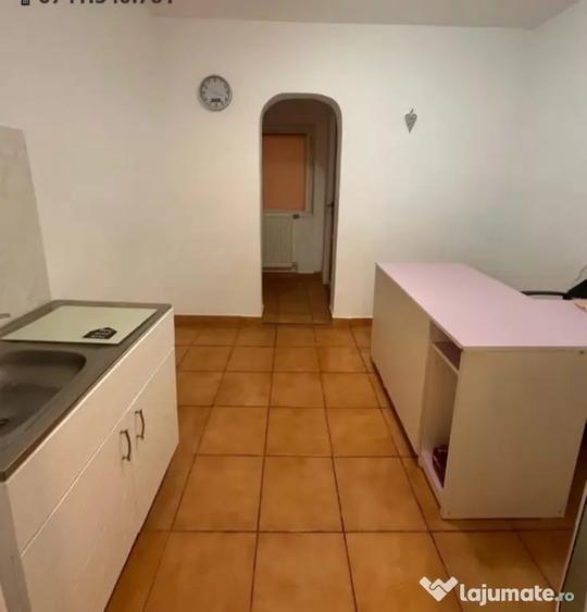 Apartament cu 4 camere decomandat în E3
