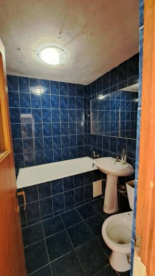 Apartament cu 3 camere decomandat în Crângași