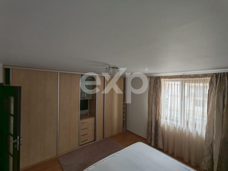 Apartament cu 3 camere decomandat, mobilat în Tractorul