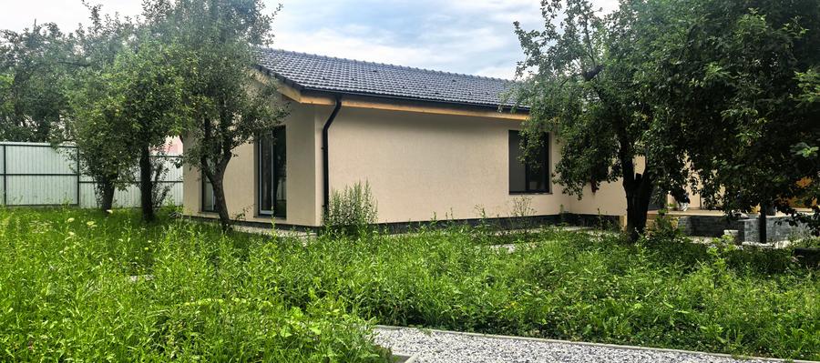 Casă individuală cu 4 camere cu Teren 1017 Mp în Central