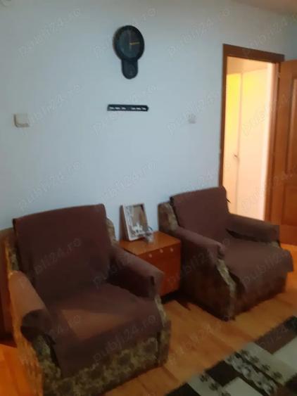 Garsonieră decomandată în Girocului