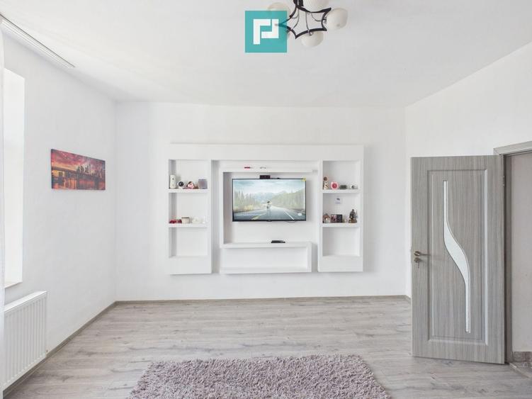 Casă individuală cu 3 camere cu Canalizare în Turnu