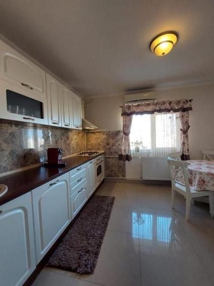 13 septembrie | 3 camere | 80mp | et 8 | bloc reabilitat | 165.700 - 11