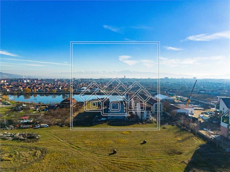 Penthouse cu 3 camere nedecomandat în Țiglari
