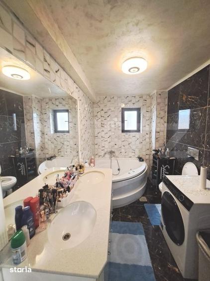 Casă cu 3 camere cu Canalizare în Central