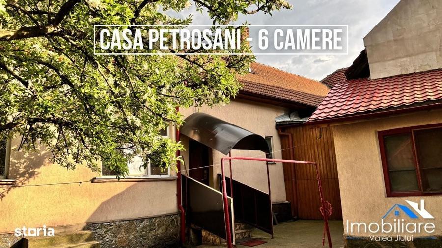 Casă cu 4 camere în Petrila
