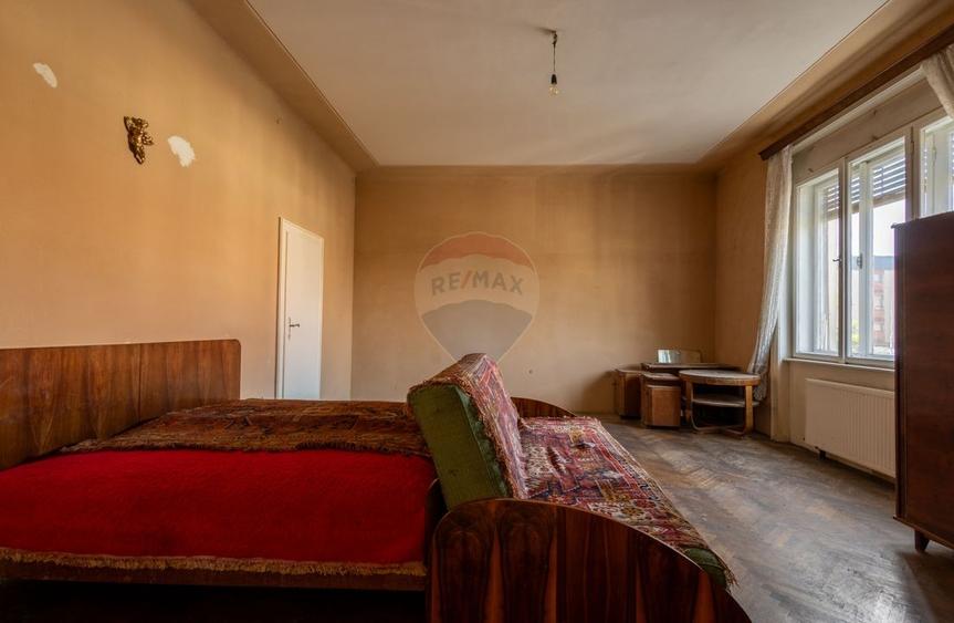 Apartament cu 4 camere semidecomandat în Iosefin