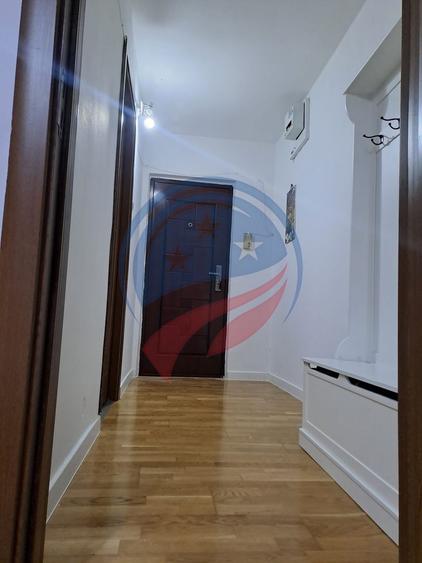 Apartament cu 2 camere semidecomandat, mobilat în Craiovița Nouă