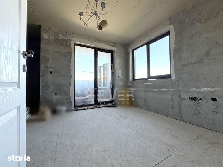 Casă cu 4 camere cu Teren 1000 Mp în Sânpaul