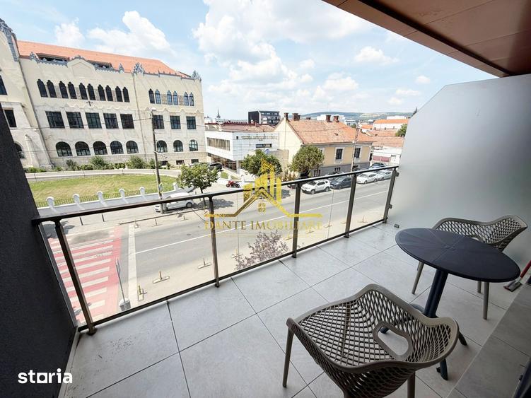 Apartament cu 2 camere semidecomandat, mobilat în Central