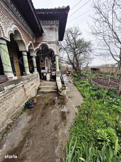 Casă cu 2 camere cu Teren 10171 Mp în Căteasca