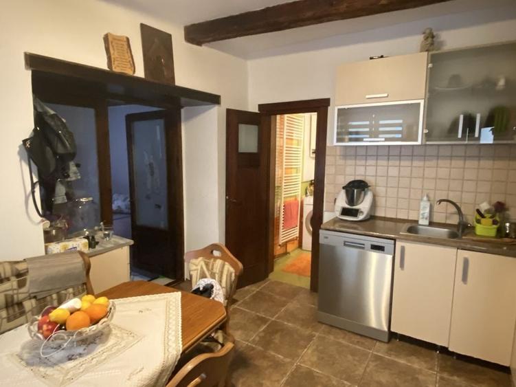 Casă cu 2 camere în Central
