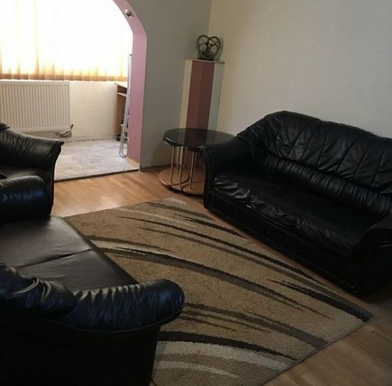 Apartament cu 2 camere semidecomandat în Letea Veche