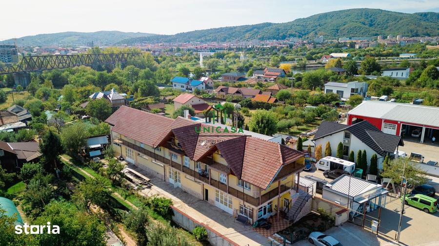 Casă cu 10 camere cu Teren 1500 Mp în Goranu