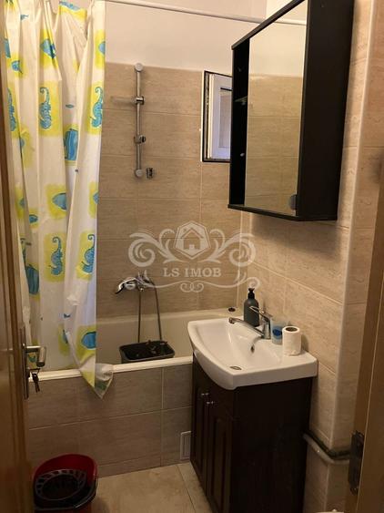 Apartament cu 3 camere decomandat în Griviței